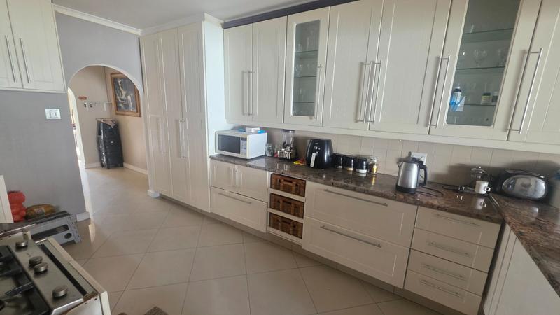 5 Bedroom Property for Sale in Kensington Western Cape